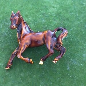 Running horse pin